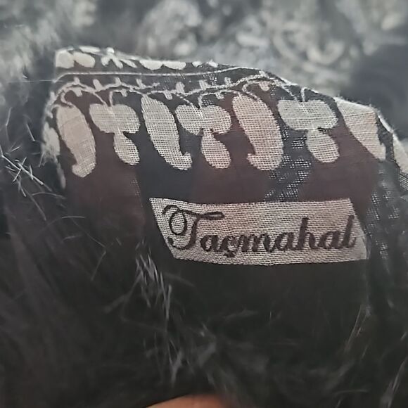 Taj Mahal Beaded Scarf With Faux Fur Trim Black/ Silver - Picture 13 of 16